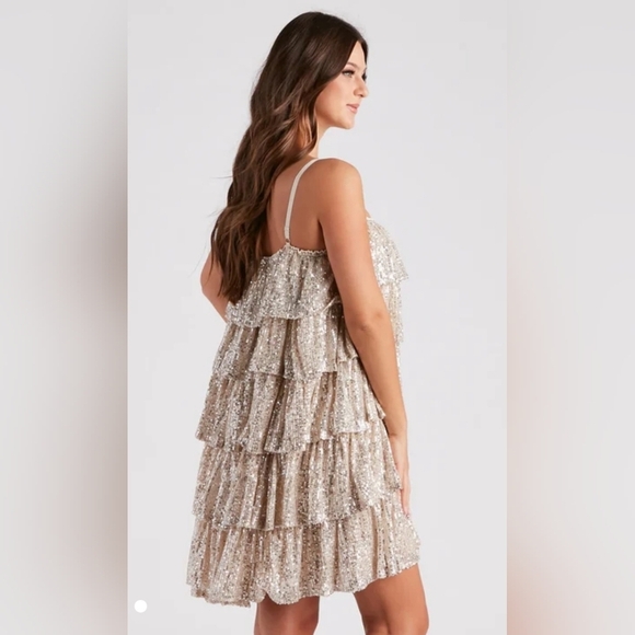 Vestique Sequin Tiered Party Dress Size Medium - Picture 4 of 13